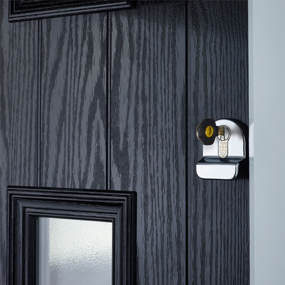 Door Pull with a Platinum 3 Star Cylinder